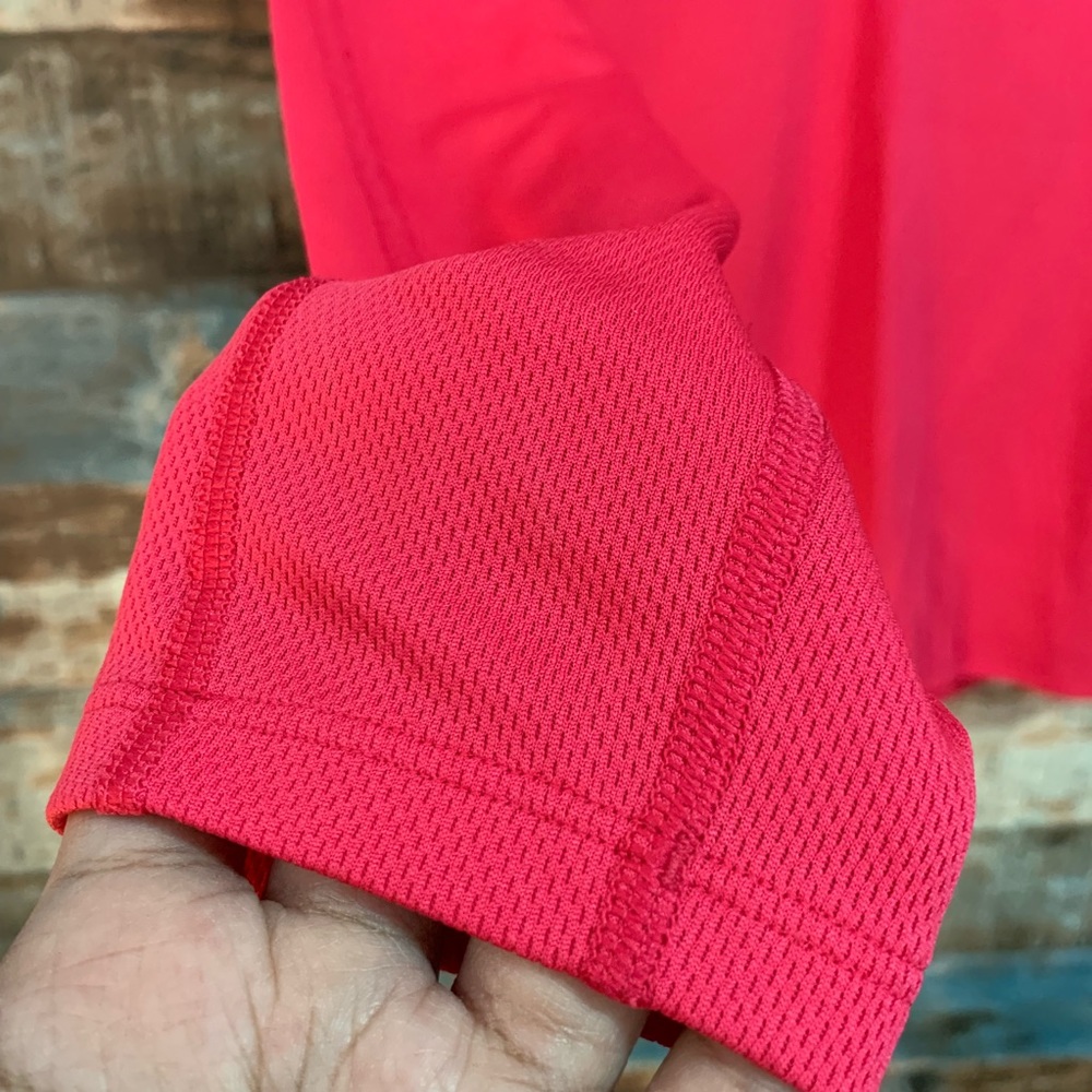 EUC Under Armour Workout Top - Picture 3 of 5
